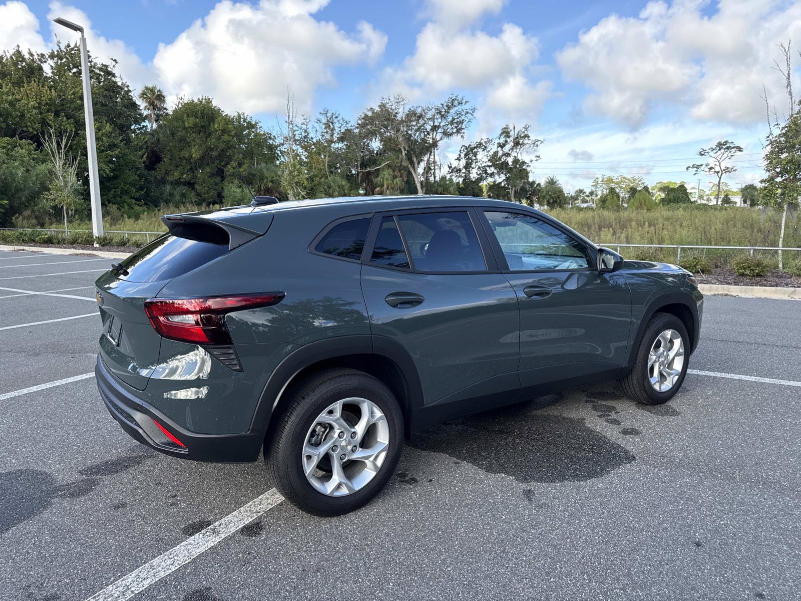 Used 2026 Chevrolet Trax LS w/ LS Convenience Package FWD image 3