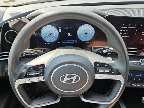Used 2024 Hyundai Elantra SEL FWD image 19