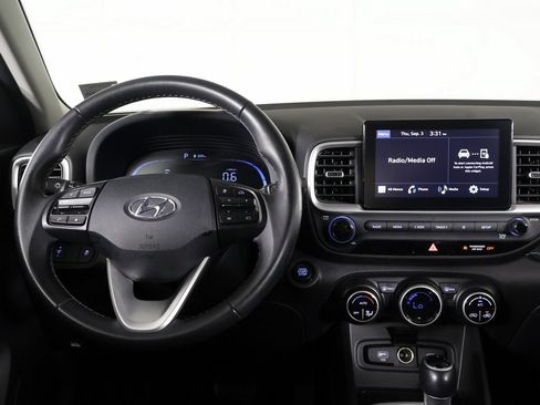 Certified 2024 Hyundai Venue SEL FWD image 30