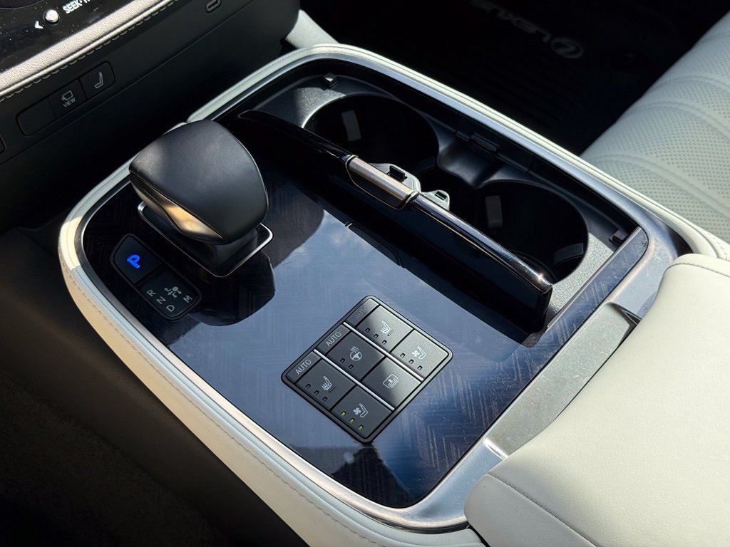 Certified 2023 Lexus LS 500 w/ Interior Upgrade Package RWD image 34