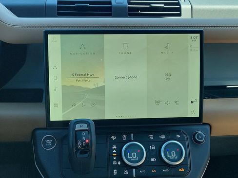 New 2026 Land Rover Defender 110 X-Dynamic SE AWD/4WD image 20