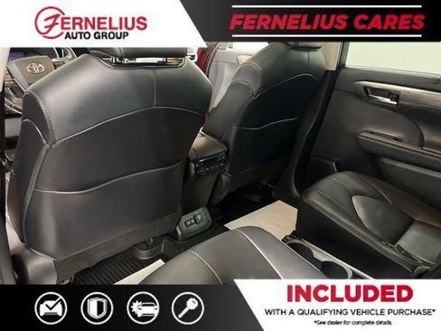 Used 2021 Toyota Highlander Platinum AWD/4WD image 32