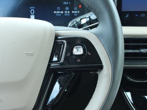 Used 2023 Lincoln Corsair AWD w/ Equipment Group 101A image 27