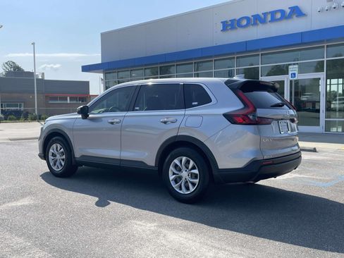 Used 2023 Honda CR-V LX image 4