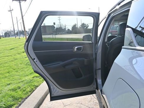 Used 2022 Kia Sorento S w/ Panoramic Sunroof Package image 23
