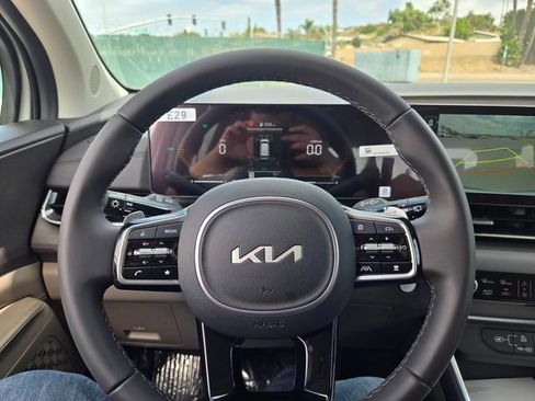 New 2026 Kia Carnival EX FWD image 20