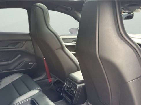 Used 2021 Porsche Taycan RWD image 28
