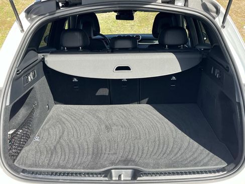 Used 2025 Mercedes-Benz GLC 300 image 10