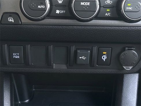 Used 2021 Toyota Tacoma TRD Off-Road w/ TRD Premium Off Road Package image 22