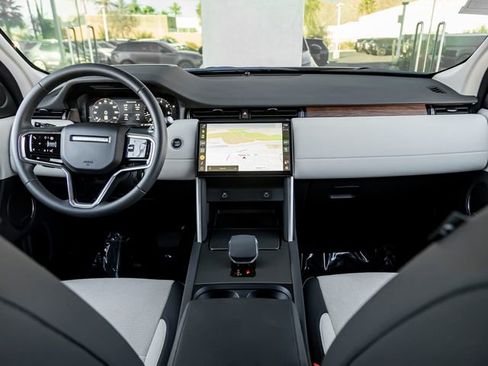Used 2024 Land Rover Discovery Sport S image 20