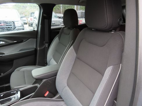 Used 2023 Chevrolet TrailBlazer LT image 28