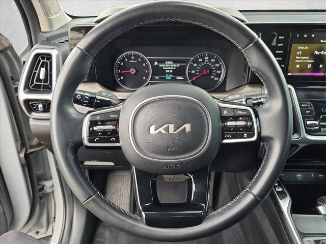 Used 2023 Kia Sorento EX w/ Panoramic Sunroof Package FWD image 14