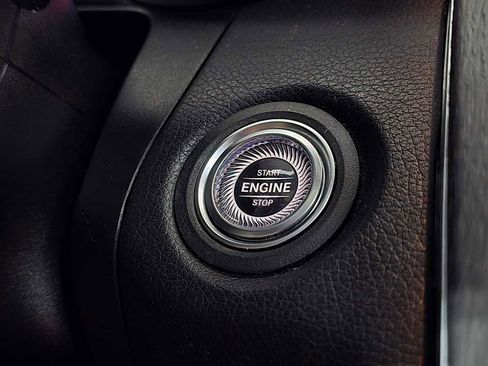 Used 2020 Mercedes-Benz GLC 300 4MATIC image 36