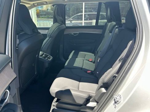Certified 2025 Volvo XC90 B6 Plus AWD/4WD image 17