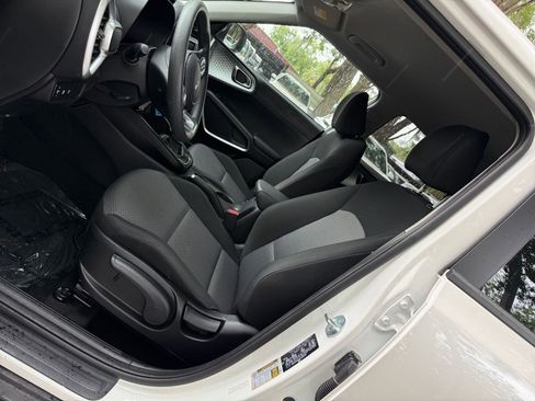 Used 2025 Kia Soul LX w/ LX Technology Package image 24