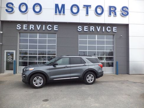 Used 2023 Ford Explorer XLT w/ Equipment Group 202A AWD/4WD image 1