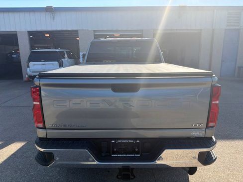 Used 2024 Chevrolet Silverado 2500 LTZ w/ LTZ Convenience Package AWD/4WD image 4