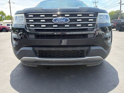 Used 2017 Ford Explorer XLT w/ Equipment Group 202A AWD/4WD image 25