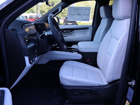 New 2026 Chevrolet Tahoe Premier image 4