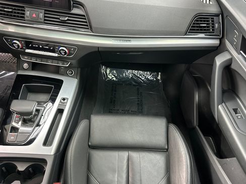 Used 2024 Audi Q5 2.0T Premium w/ Summer of Audi Package AWD/4WD image 31