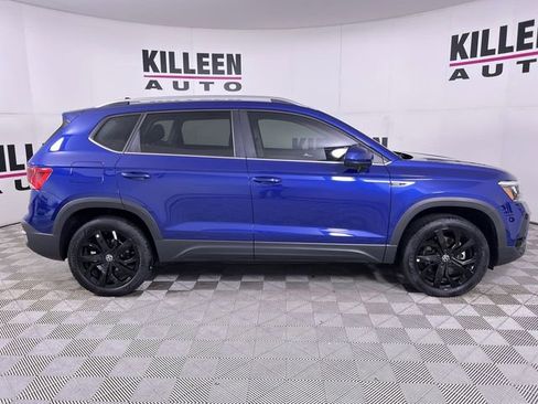 Used 2024 Volkswagen Taos SE image 8