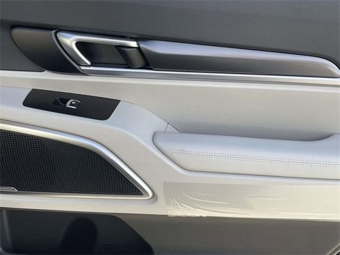 New 2025 Kia Telluride S image 17