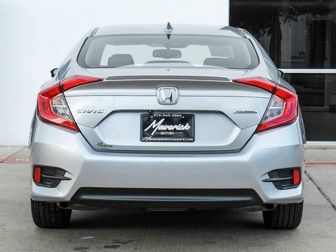 Used 2017 Honda Civic Touring image 10