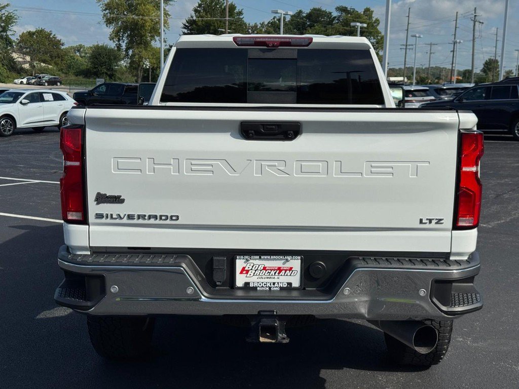 Used 2024 Chevrolet Silverado 2500 LTZ w/ LTZ Premium Package AWD/4WD image 5