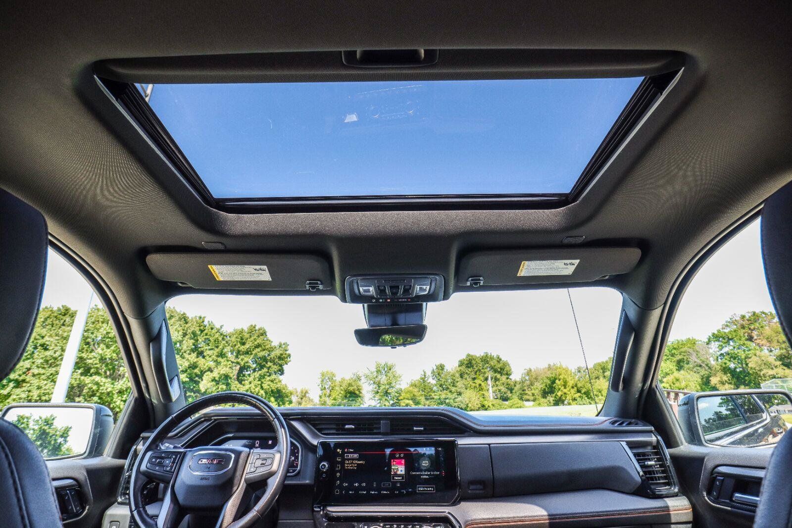 Used 2022 GMC Sierra 1500 AT4 w/ AT4 Premium Package AWD/4WD image 6