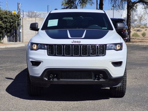 Used 2018 Jeep Grand Cherokee Trailhawk image 2
