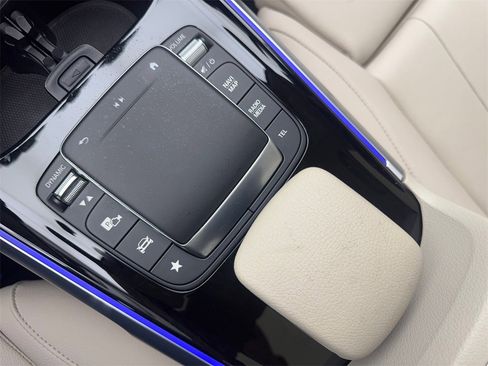 Used 2023 Mercedes-Benz EQB 300 4MATIC image 67