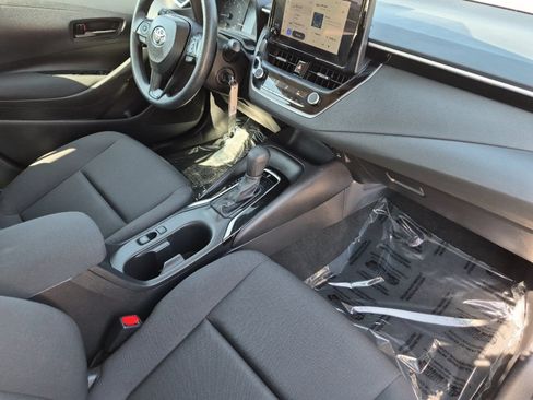 Used 2025 Toyota Corolla LE FWD image 14