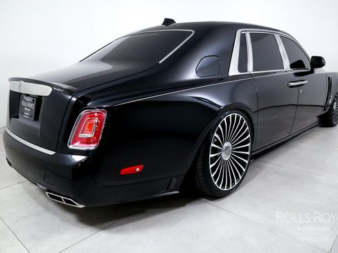 Used 2018 Rolls-Royce Phantom Sedan RWD image 2