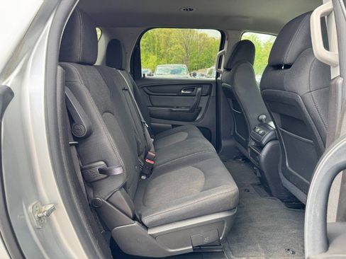 Used 2014 GMC Acadia SLE FWD image 19