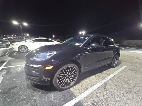 Used 2022 Porsche Macan image 11