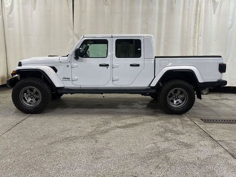 Used 2021 Jeep Gladiator Overland AWD/4WD image 2