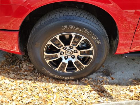 Used 2022 Nissan Titan SV w/ Accessory Utility Package RWD image 5