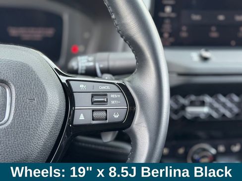 Used 2023 Honda Accord Touring image 11