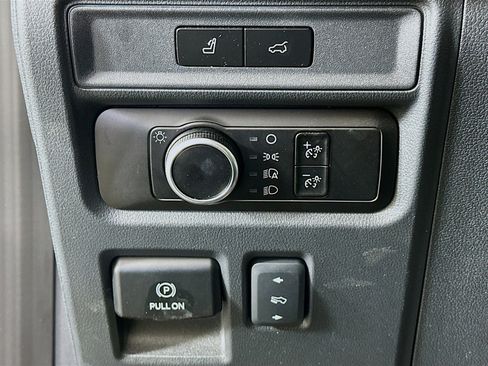 Used 2024 Ford Expedition XLT image 17