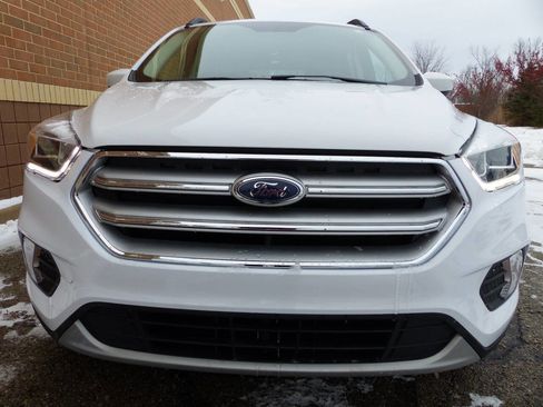 Used 2017 Ford Escape SE w/ SE Leather Comfort Package image 12