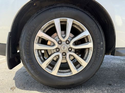 Used 2015 Nissan Pathfinder S image 37