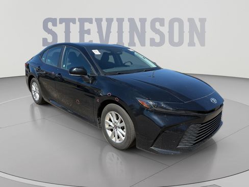 Used 2025 Toyota Camry LE FWD image 7