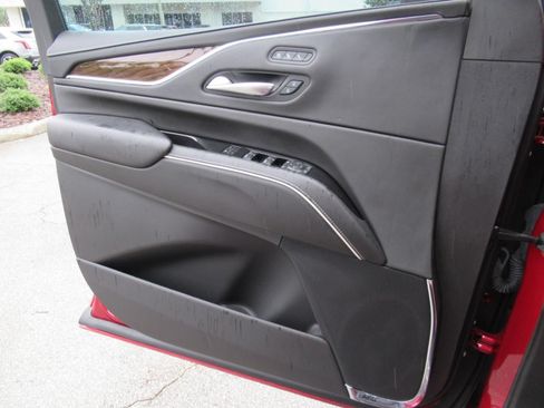 Certified 2023 Cadillac Escalade Sport Platinum w/ LPO, ONYX Package AWD/4WD image 22