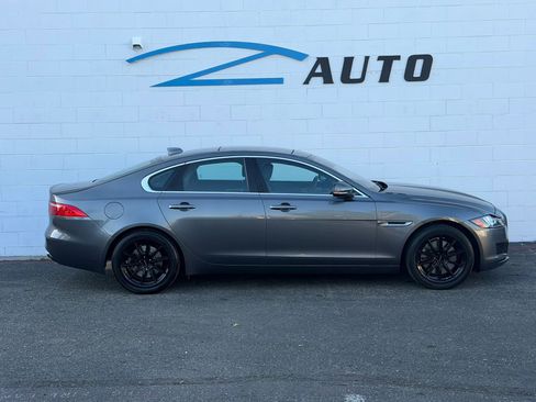 Used 2016 Jaguar XF Premium RWD image 6