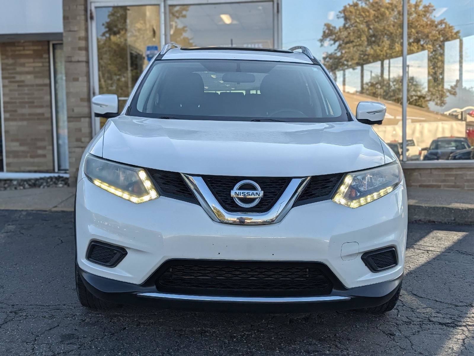 Used 2014 Nissan Rogue SV w/ SV Premium Package AWD/4WD image 3