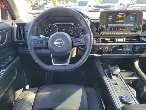 Certified 2023 Nissan Pathfinder SL AWD/4WD image 10