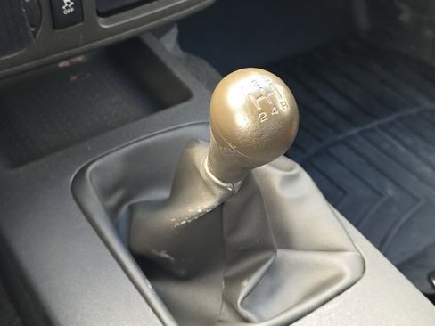 Used 2015 Nissan Frontier S w/ S Preferred Package image 30