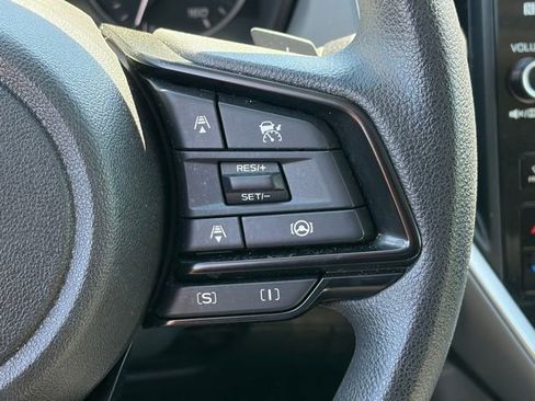 Used 2025 Subaru Crosstrek 2.0i Premium image 17