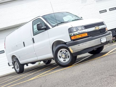 New 2026 Chevrolet Express 2500 w/ Communications Package RWD image 3