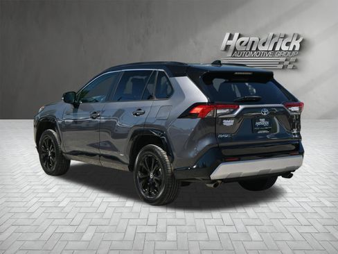 Used 2022 Toyota RAV4 XSE AWD/4WD image 8